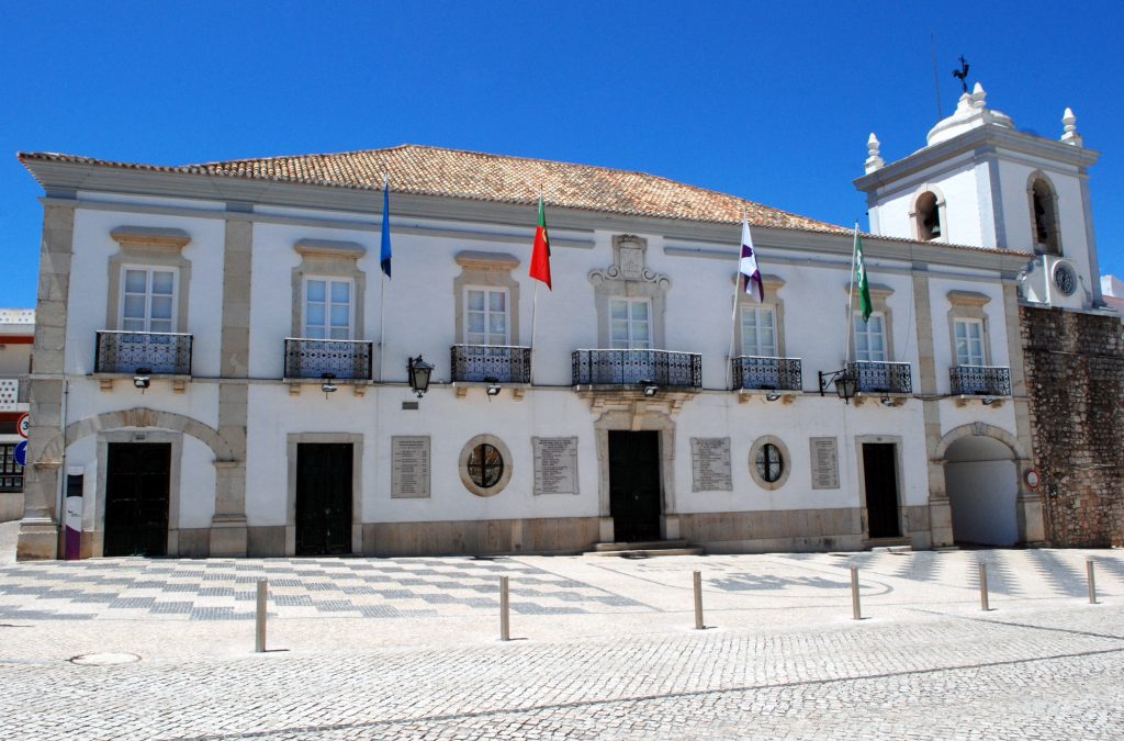 Fachada_da_Camara_Municipal_de_Loule